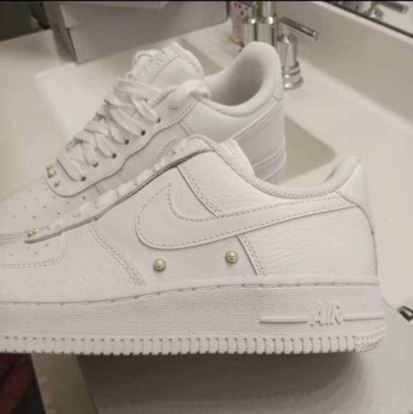 WOMEN'S NIKE AIR FORCE 1 😍😍 - Picture 7 of 8